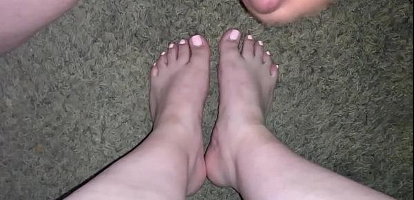  Cumshot on sexy hot feet (Pink Toes)